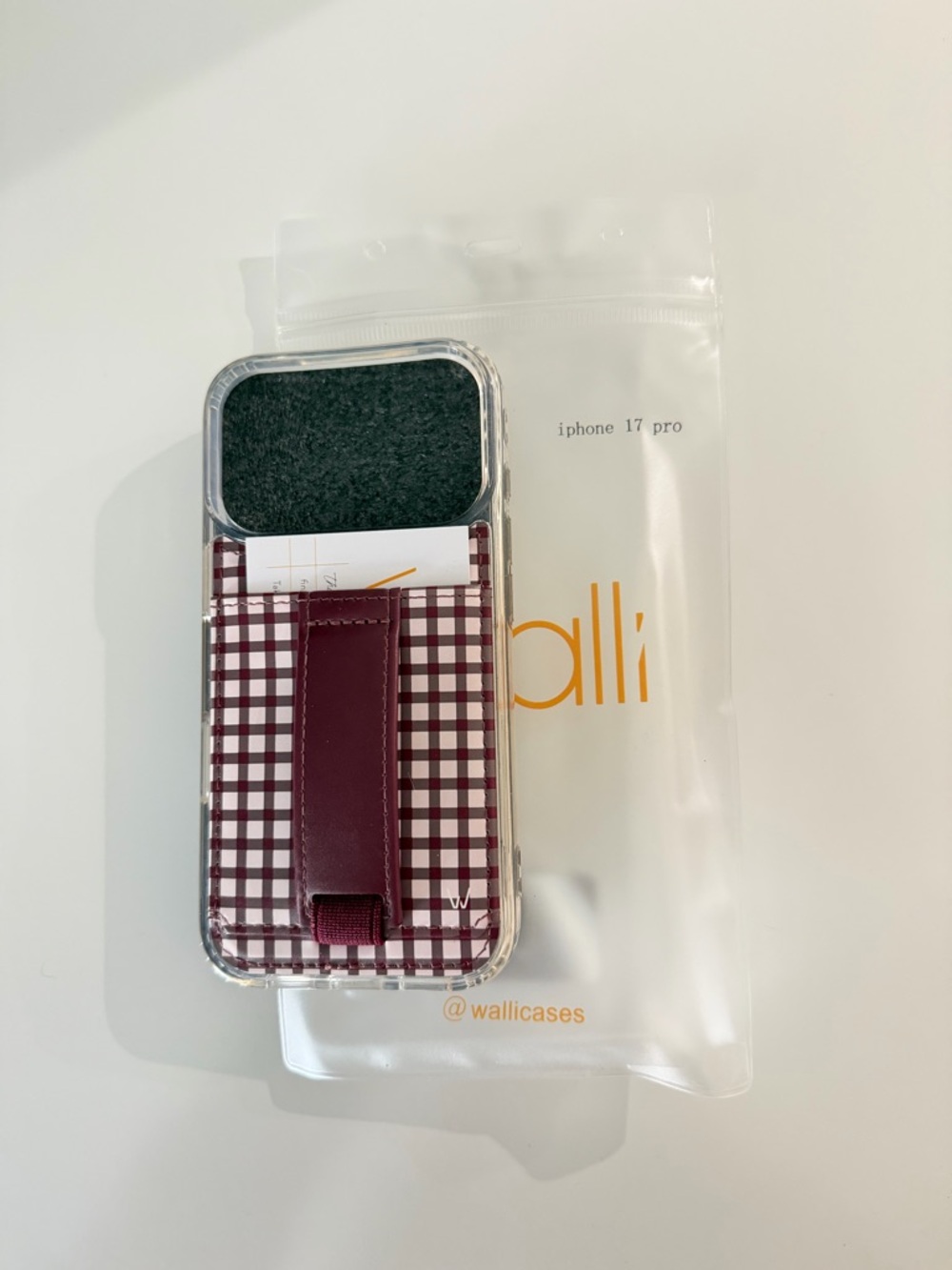 Walli Spiced Cranberry Card Strap iPhone 17 pro Case